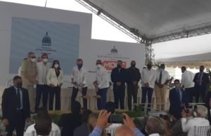 Abinader deja iniciados trabajos de ampliación avenida Ecológica