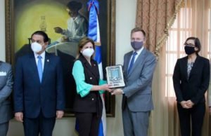 EEUU dona 17 ventiladores a RD en apoyo a la lucha contra el COVID-19