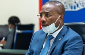 Claude Joseph es despedido con aplausos tras destitución de Cancillería haitiana