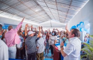 José Paliza juramenta alcalde del PLD de municipio Arenoso