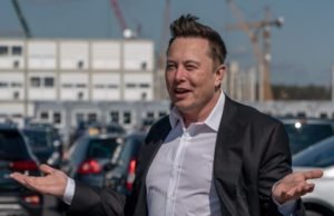 Hija trans de Elon Musk pide cambio de apellido para cortar lazos con padre