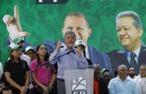 Fernández dice “quien no mira para atrás” no entenderá su historia y perderá su identidad