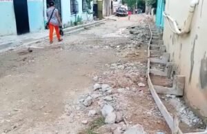 Alcaldía de Los Alcarrizos avanza en la construcción de aceras y contenes del sector Gran Poder Dios