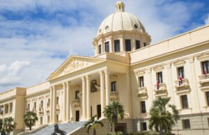 Abinader emite decreto con el que crea la Dirección de Infraestructura Escolar