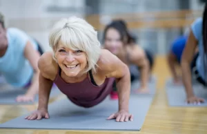 Cuáles son los mejores ejercicios físicos para retrasar el envejecimiento