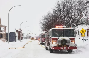 Continúan labores de rescate en el oeste de Nueva York tras la tormenta invernal