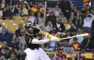 Águilas van a la cima lideradas con buen pitcheo de Carlos Hernández