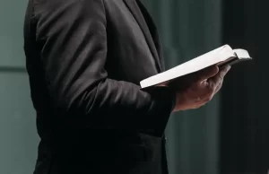 Apresan religioso que abusó sexualmente de adolescente de 15 años en varias ocasiones