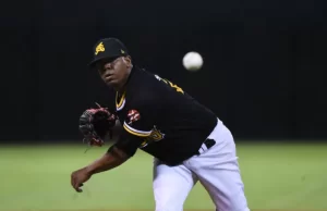 Águilas contarán con Roenis Elías y Carlos Martínez para lanzar al Licey