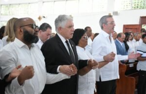 Abinader expresa a senadora de Bahoruco por fallecimiento de su esposo