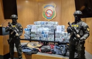 Capturan hombre buscado desde marzo por vínculos con alijo de 290 paquetes de cocaína