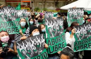 El aborto legal, la bandera de lucha de las mujeres de América Latina en 2023