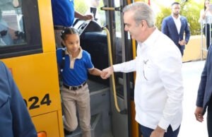 Abinader encabeza lanzamiento del Sistema Nacional de Movilidad Escolar