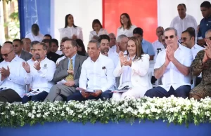Presidente encabeza desfile cívico militar en honor al natalicio 210 de Duarte