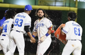 Licey sigue en la cima en el todos contra todos con rally grande ante Águilas