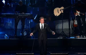 Luis Miguel reaparece y anuncia gira para 2023