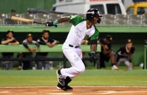 Escogido adquiere a cotizado prospecto en cambio con las Estrellas