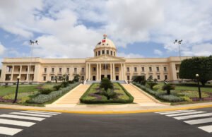 Poder Ejecutivo dispone ascenso y retiro de varios altos oficiales