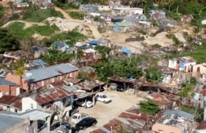 Pobreza monetaria bajó en RD 2.1 puntos en 2022, hasta el 21.8 %