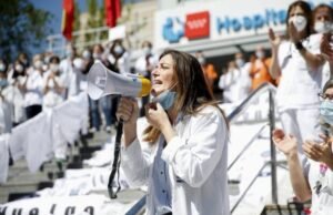 Enfermeras suspenden su huelga en Reino Unido y el gobierno acepta negociar