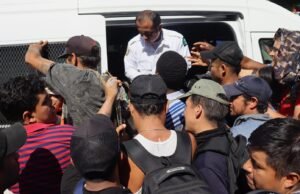 México halla a 343 migrantes abandonados en un tráiler en el oriente del país
