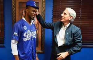 Licey presenta al lanzador Radhamés Liz de manera oficial