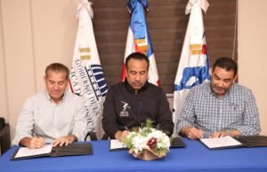 INEFI y FEBODOM firman acuerdo interinstitucional regresa la Liga Intercolegial de Boliche