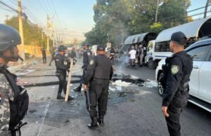 Saqueos y disturbios en el primer día de huelga en Licey al Medio