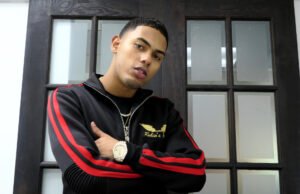 Myke Towers alcanza «un nuevo nivel» musical en el disco «La Vida Es Una»