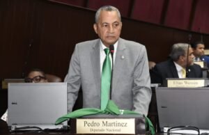 Diputado deposita proyecto de Ley que aumenta prestaciones a trabajadores