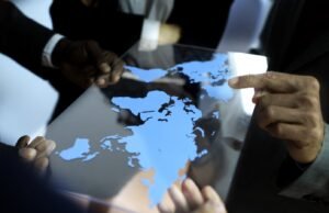 El crecimiento del comercio mundial se desacelerará a 1,7% en 2023, prevé la OMC