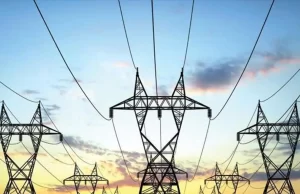 Reportan apagones en sectores de Santo Domingo Norte