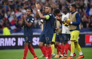 Mbappé anota de penal y Francia derrota a Grecia rumbo a la Eurocopa