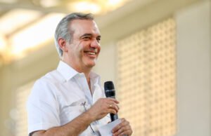 Abinader sigue atendiendo asuntos de Estado, mientras se recupera del Covid-19