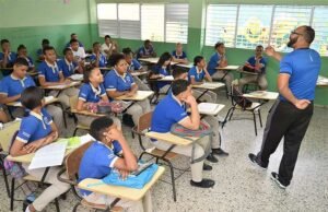 Minerd afirma ningún niño quedará fuera de las aulas el próximo año escolar