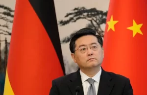 China destituye a su ministro de Exteriores, desaparecido desde hace un mes