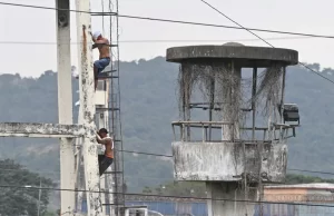 Presos de Ecuador protestan por traslado de capo que amenazó a candidato asesinado