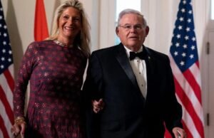 Acusan de cargos federales de soborno al senador de Nueva Jersey y su esposa