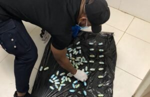 DNCD arresta hombre mientras intentaba salir del país con el estomago lleno de cocaína
