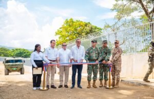 Abinader inaugura primer tramo de la verja perimetral inteligente en Elías Piña