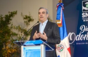 Abinader anuncia que trabajará en la implementación de unidades salud bucal escolar