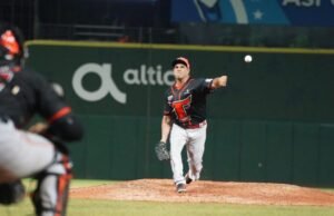 Raúl Valdés hace historia en paliza Toros sobre Licey