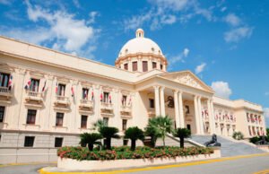 Gobierno y otros sectores firman acuerdo nacional ante crisis de Haití