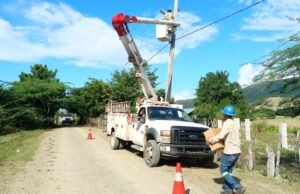 Edesur instala casi 500 nuevas luminarias led en barrios y comunidades de San Juan