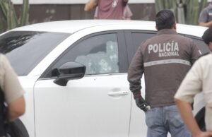 Dos detenidos por asesinato de fiscal que investigaba asalto a canal de televisión en Ecuador