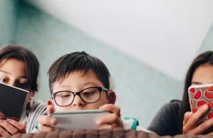 Nueva York declara a las redes sociales «amenaza para la salud mental» para los menores