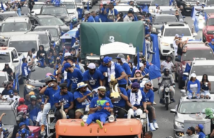Los Tigres del Licey celebran su triunfo con caravana en capital dominicana