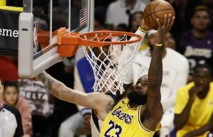 Los Lakers de LeBron respiran y los Timberwolves caen en Dallas