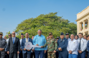 El Gobierno entrega 47 camionetas a organismos de rescate y seguridad