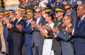 Presidente Abinader encabeza acto de homenaje a la Bandera Nacional